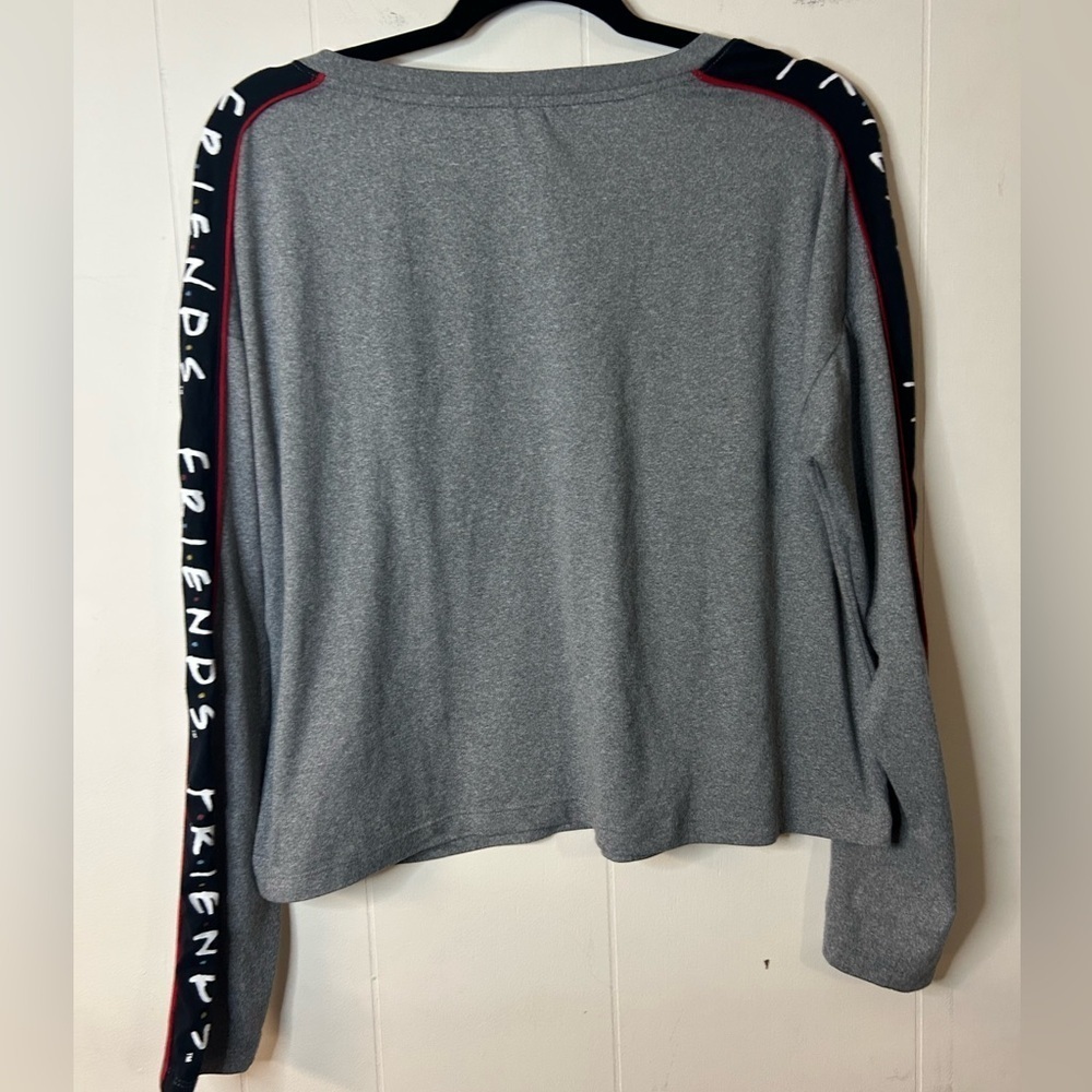F.R.I.E.N.D.S TV show, size M long sleeve top, graphic down sleeve, central perk - Picture 5 of 5